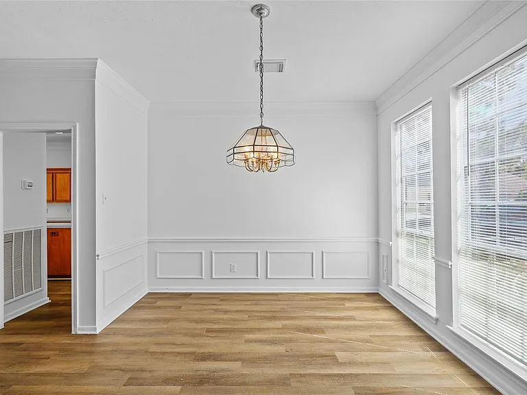 5803 Ancient Oaks Dr — Photo 6
