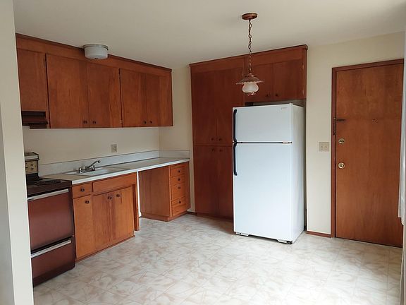4th image of 3311 NE 65th St #205
