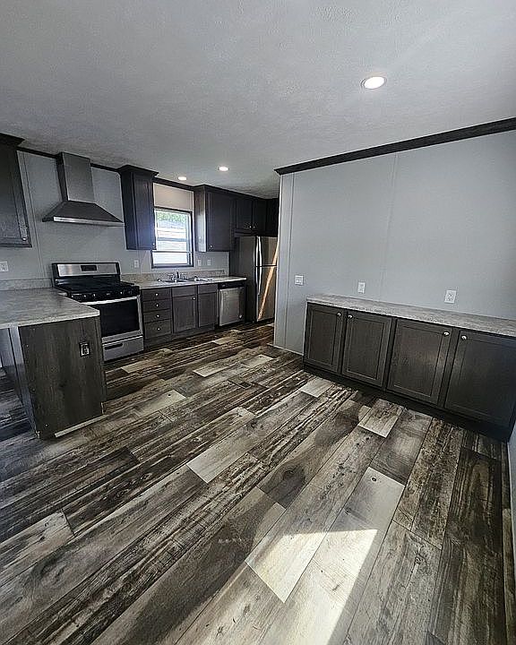 1st image of 806 S Douglas Pl