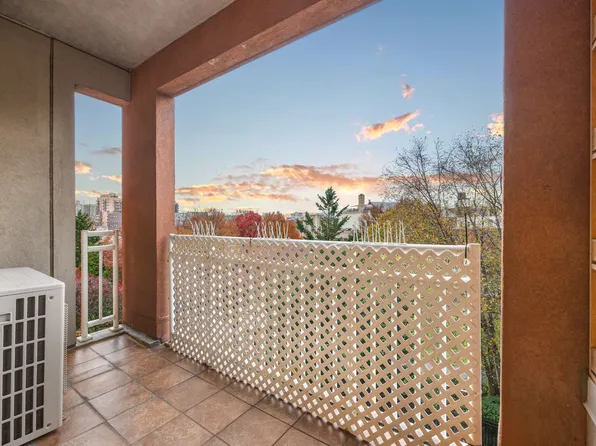 45 Oceana Drive East image 24 of 31