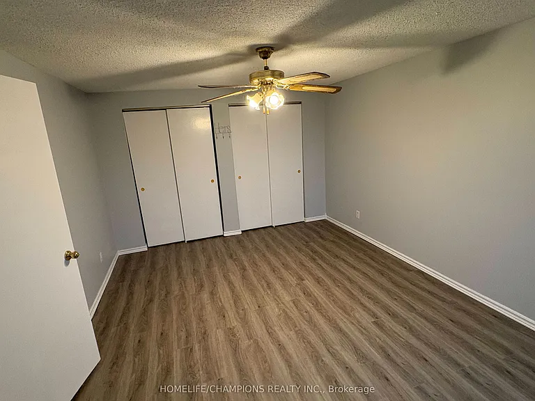 60 Elmsdale Dr #33 — Photo 8