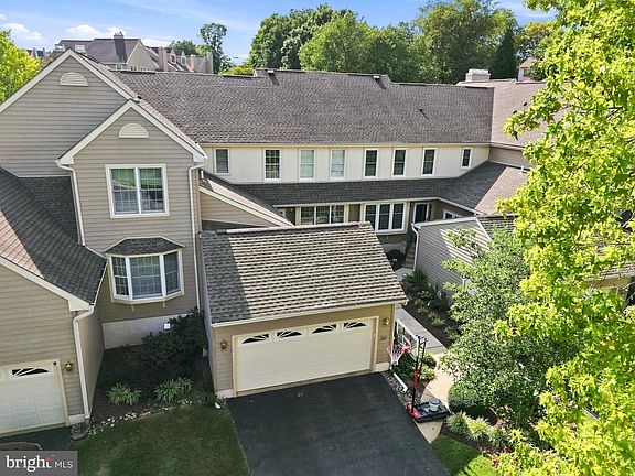 2nd image of 337 Lea Dr