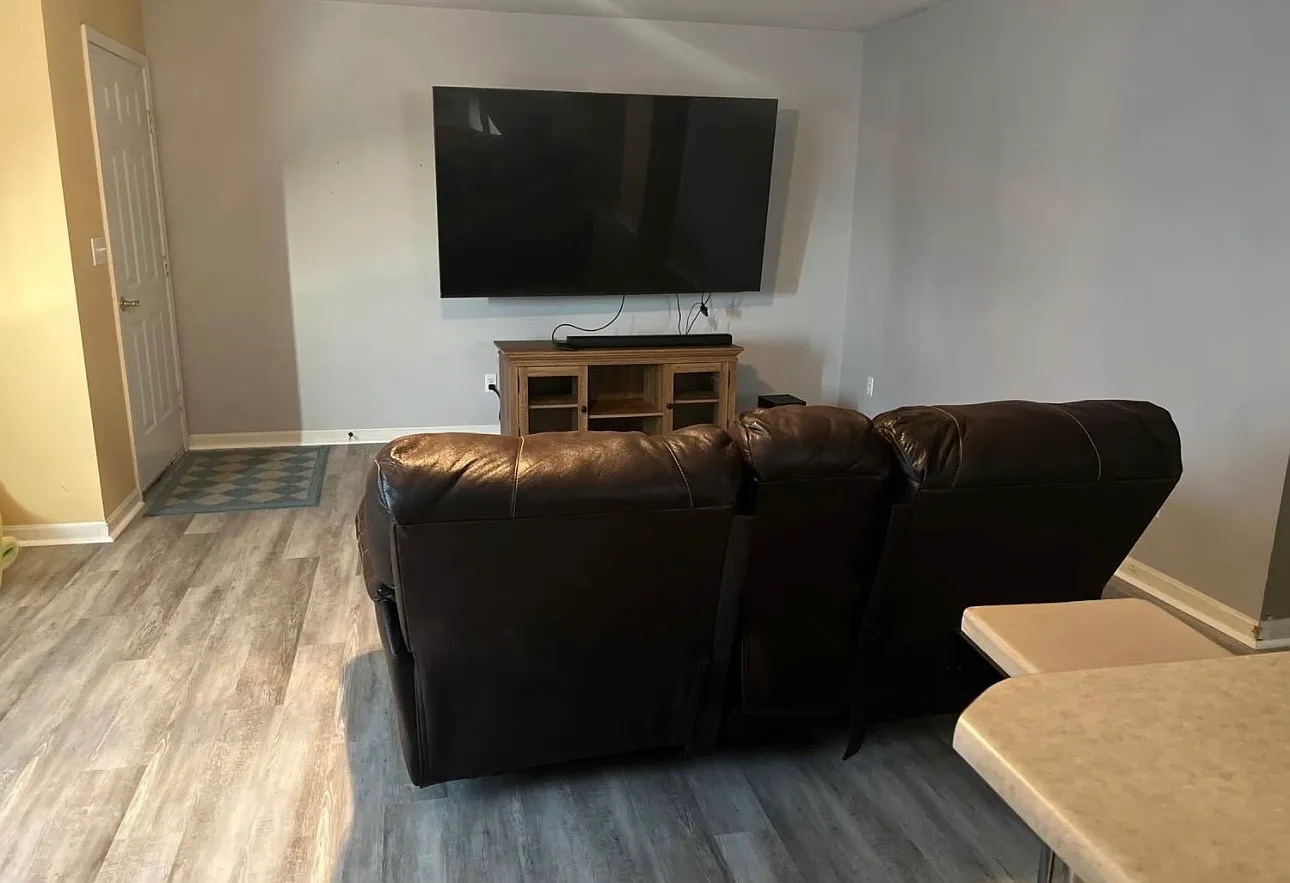 2 bed, 1000 sqft, $900 — Photo 1