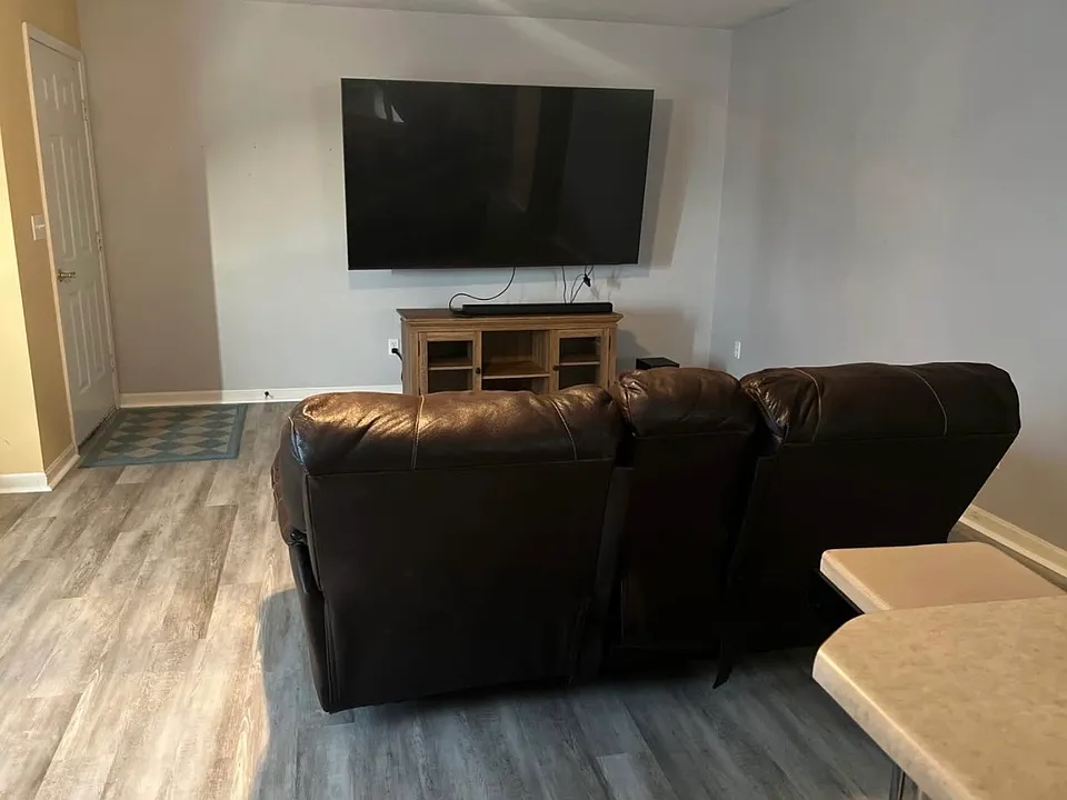 3722 Kendall Ct