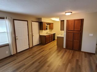 700 8th St N APT E, Hudson, WI 54016