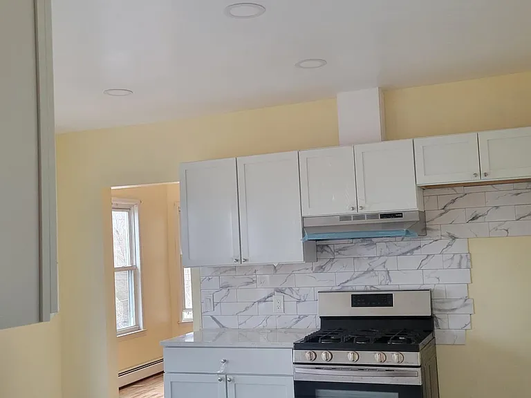 371 Congress Ave #3 — Photo 5