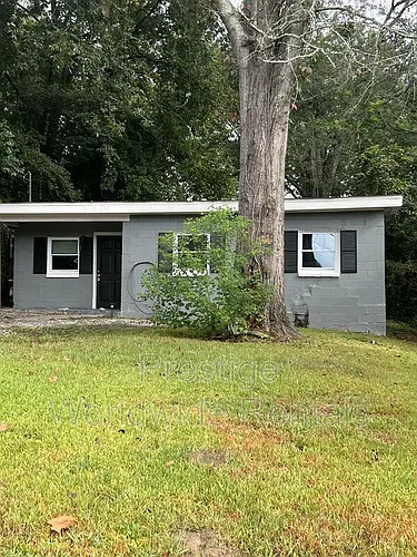 3327 10th St Photo 1