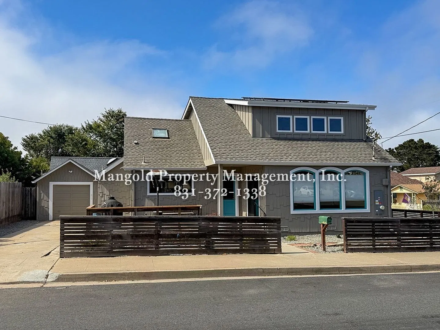 3 Bedroom + Bonus Room | 3 Bathroom | Two-Story Home | Large Yard — Photo 2