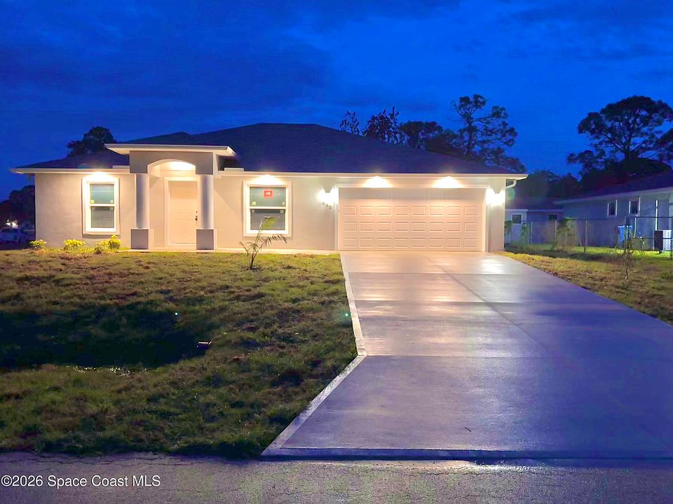 1st image of 640 Roth Ct SE