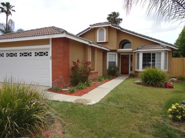 39664 Maple Leaf Ct, Murrieta, CA 92563