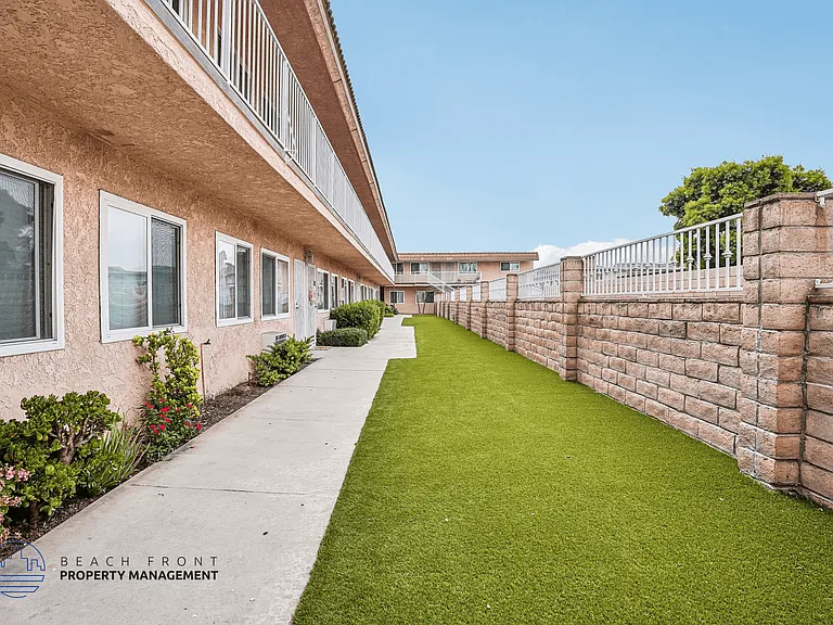 11100 Pangborn Ave. — Photo 17