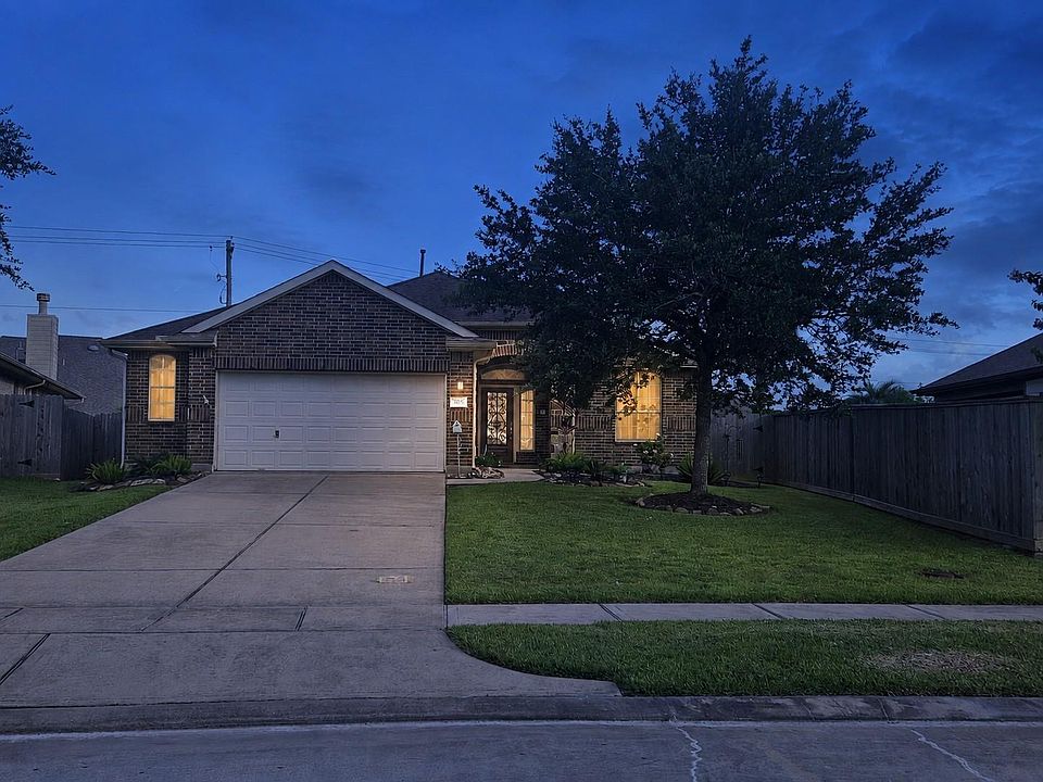 1st image of 2406 Santiago Ln