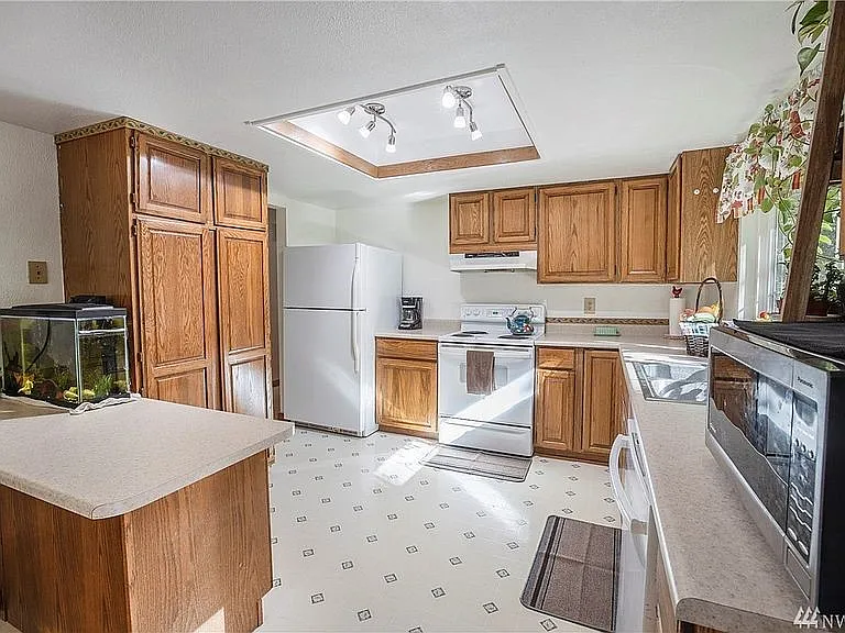 17050 Finley Rd NE — Photo 8