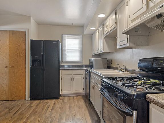 4th image of 2946 W 60th Dr