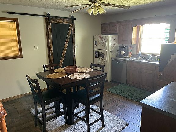 5th image of 1008 E Pace St