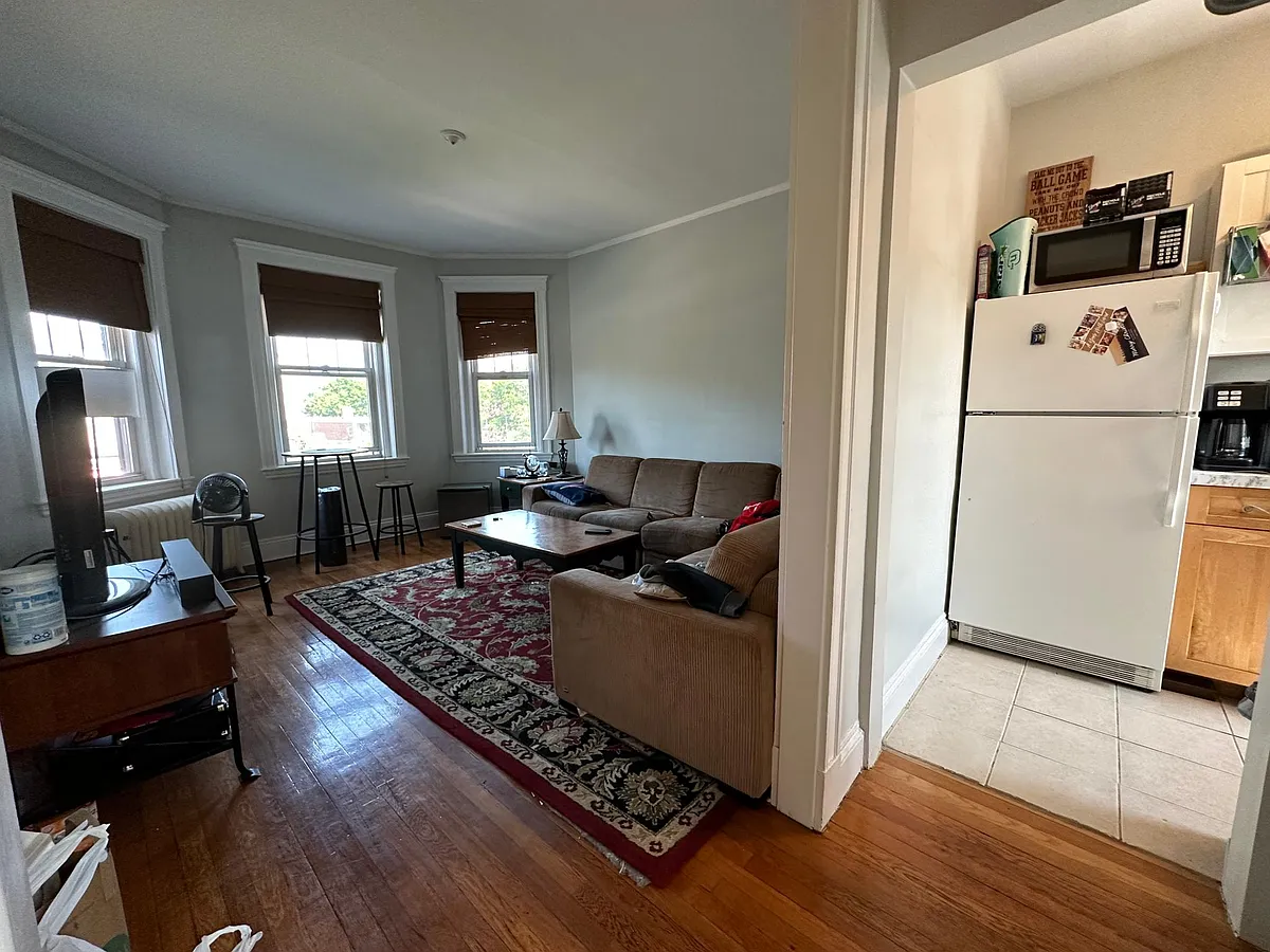 Building Photo - 1572 Commonwealth Ave #16