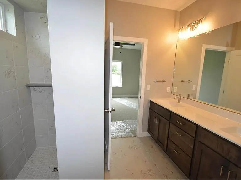 1398 Belmont Park Ave — Photo 1