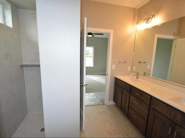 1398 Belmont Park Ave