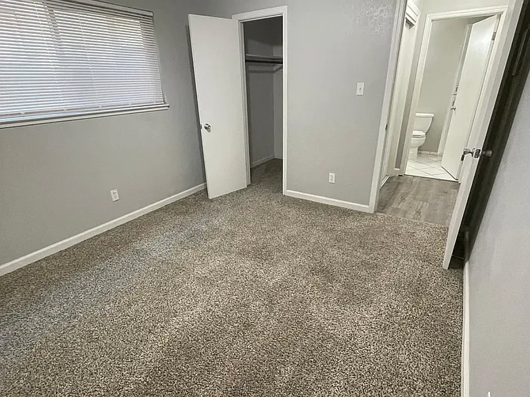 1214 U St #4 — Photo 6