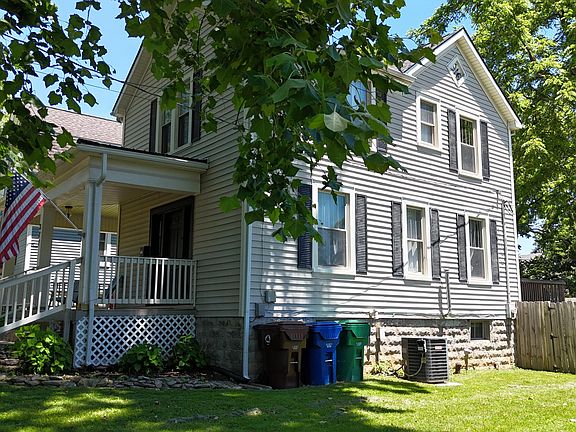4th image of 377 Crescent Ave