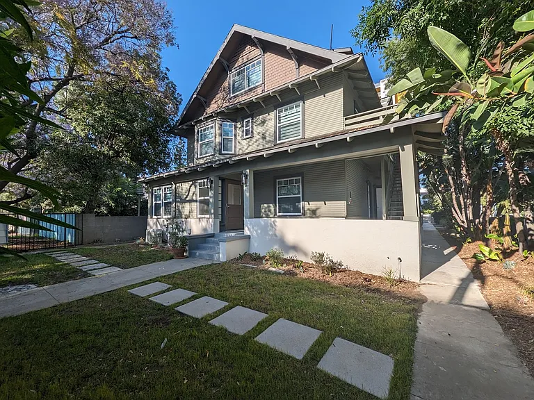 190 S Marengo Ave — Photo 10