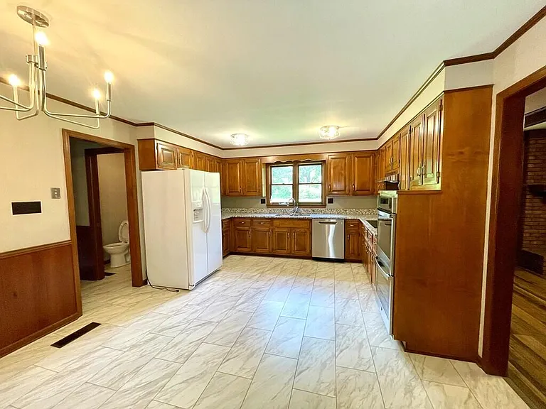 205 Browning Pl — Photo 6