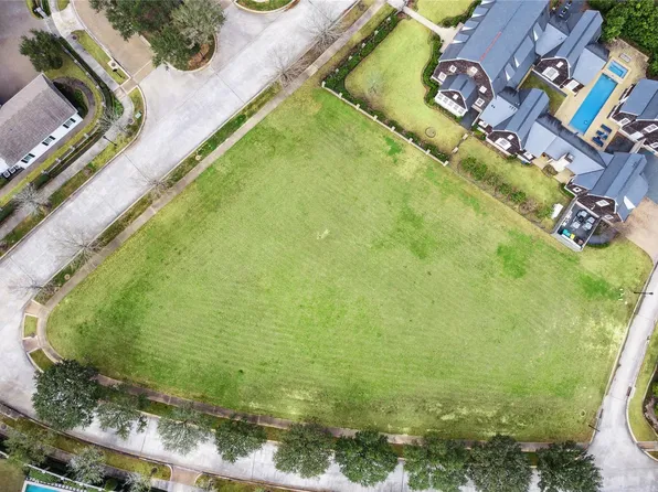 26 E Shore Dr, The Woodlands, TX 77380