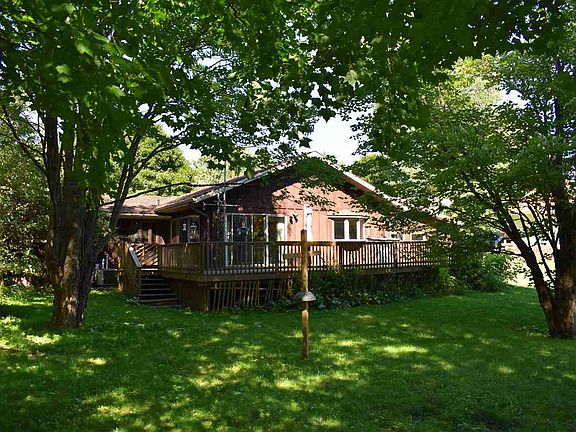 3rd image of 127 Aspen Dr