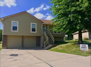 18300 E 24 Highway Cir, Independence, MO 64056