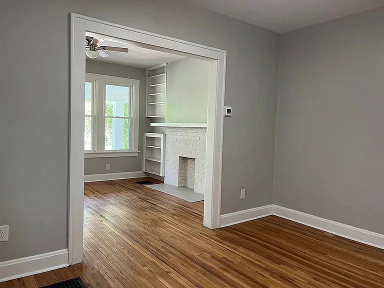 2702-2704 Calumet St #2702 — Photo 7