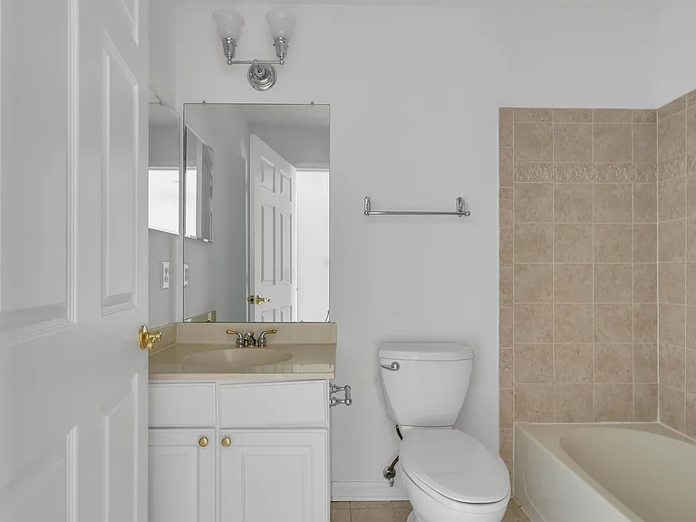451 Albany Ct — Photo 20