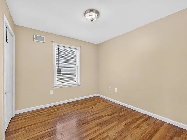 43 Manhattan Ave #1 — Photo 18