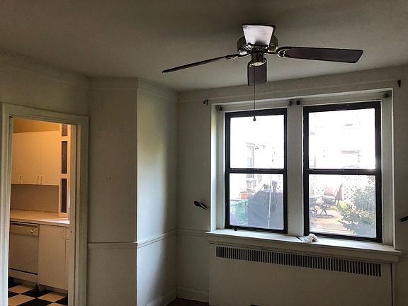 5th image of 632 Gramatan Ave #1