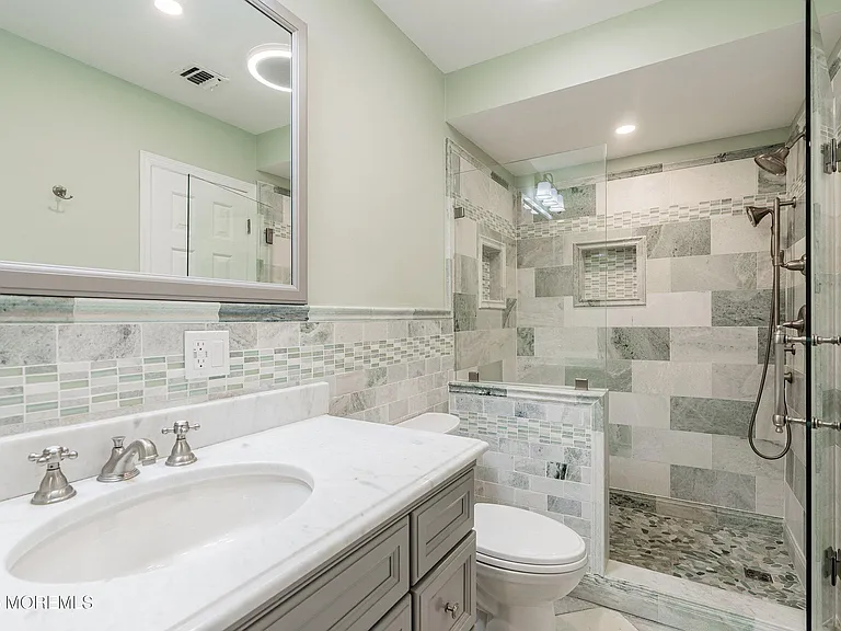 15 N St #B1 — Photo 12