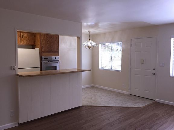 Kitchen, Dining, Entry