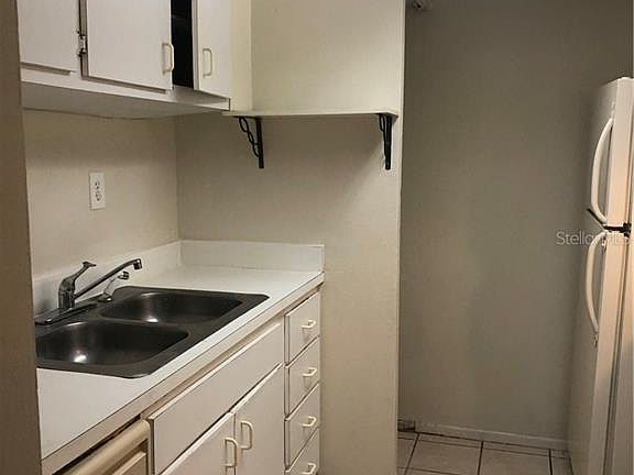 3rd image of 816 Sky Lake Cir APT C