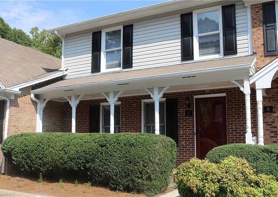 1st image of 8 Brandy Ct