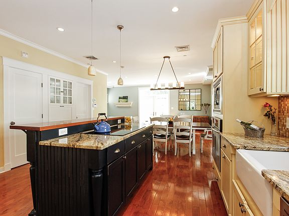 5th image of 358 King St