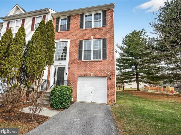 1944 Crossing Stone Ct, Frederick, MD 21702