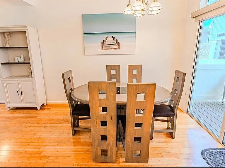 211 Dahlia Ave — Photo 5