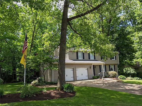 2nd image of 8520 Black Oak Dr NE
