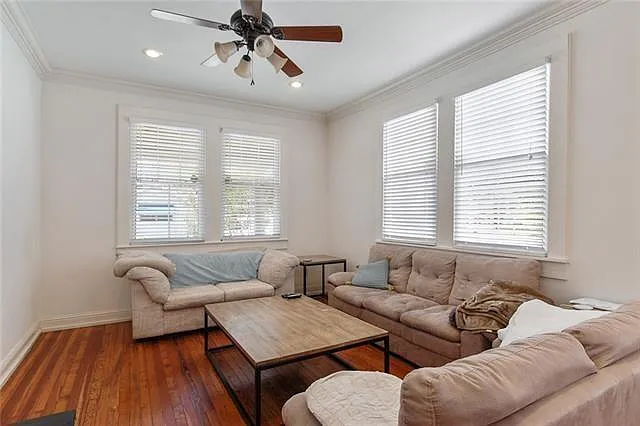 4 bed, 2.0 bath, 1821 sqft, $3,800 — Photo 3
