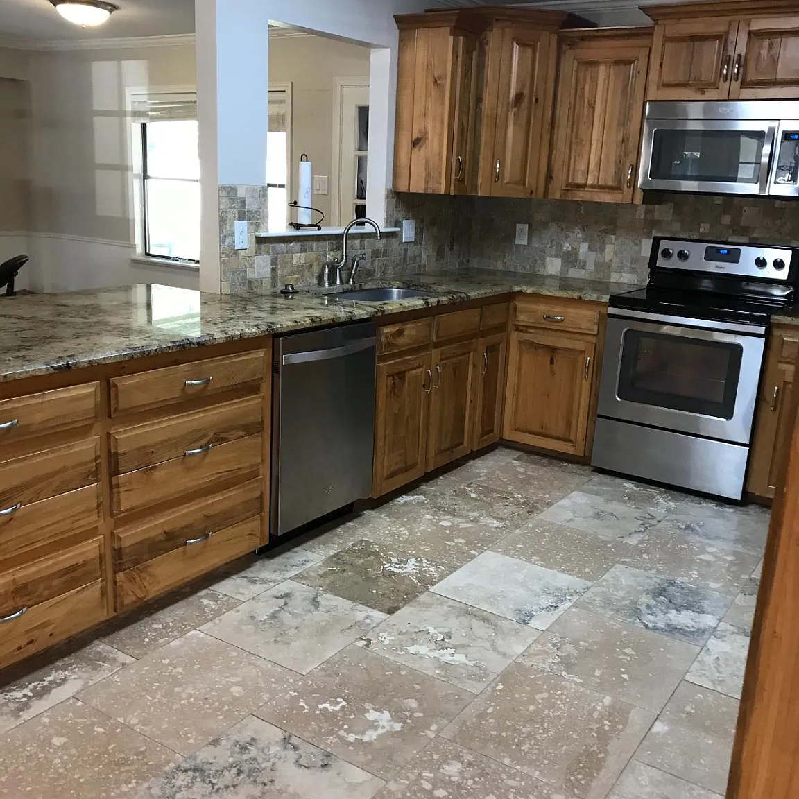 3 bed, 1926 sqft, $1,900 — Photo 1