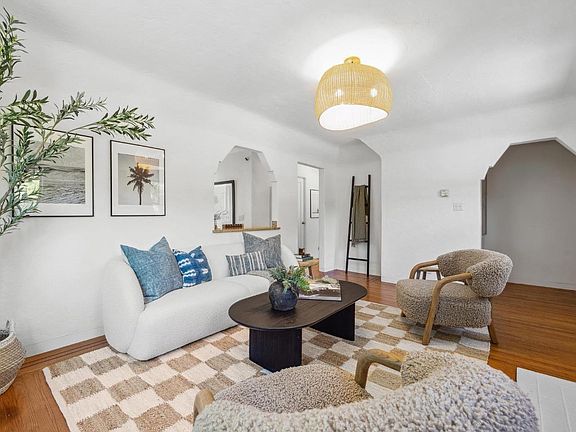 4th image of 511 Pineo Avenue