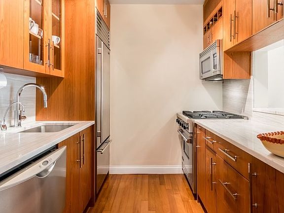 5th image of 88 Greenwich St APT 629