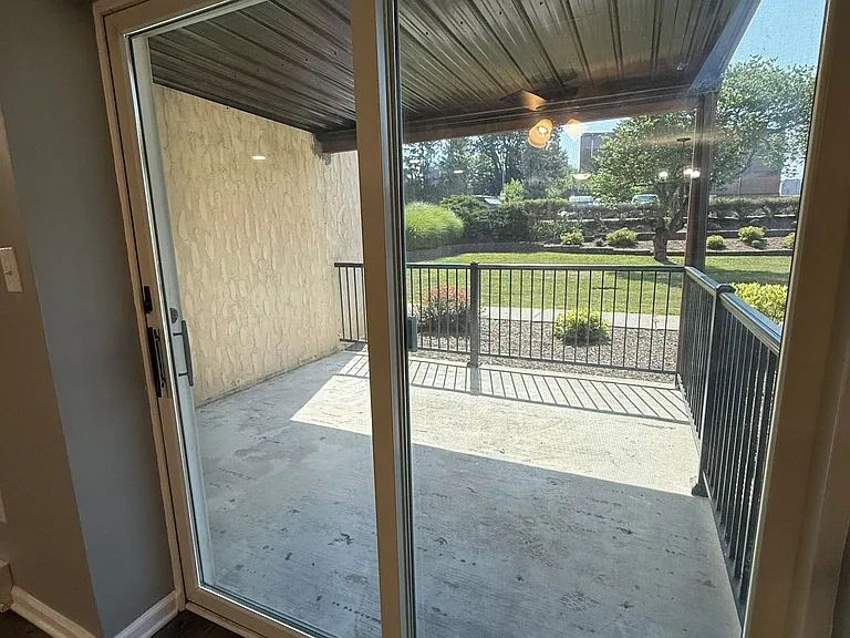 107 Hamilton Ave #107 — Photo 18