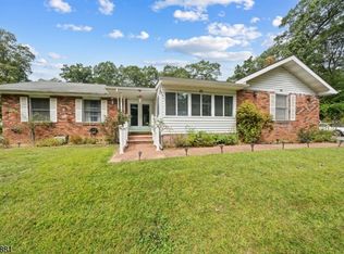 1 Rockridge Ter, Dover, NJ 07801