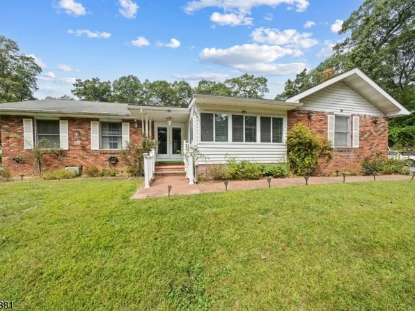 1 Rockridge Ter, Dover Town, NJ 07801