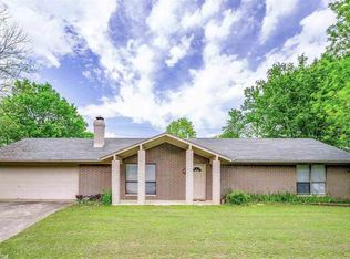 4 Valley Cove Dr, Conway, AR 72034