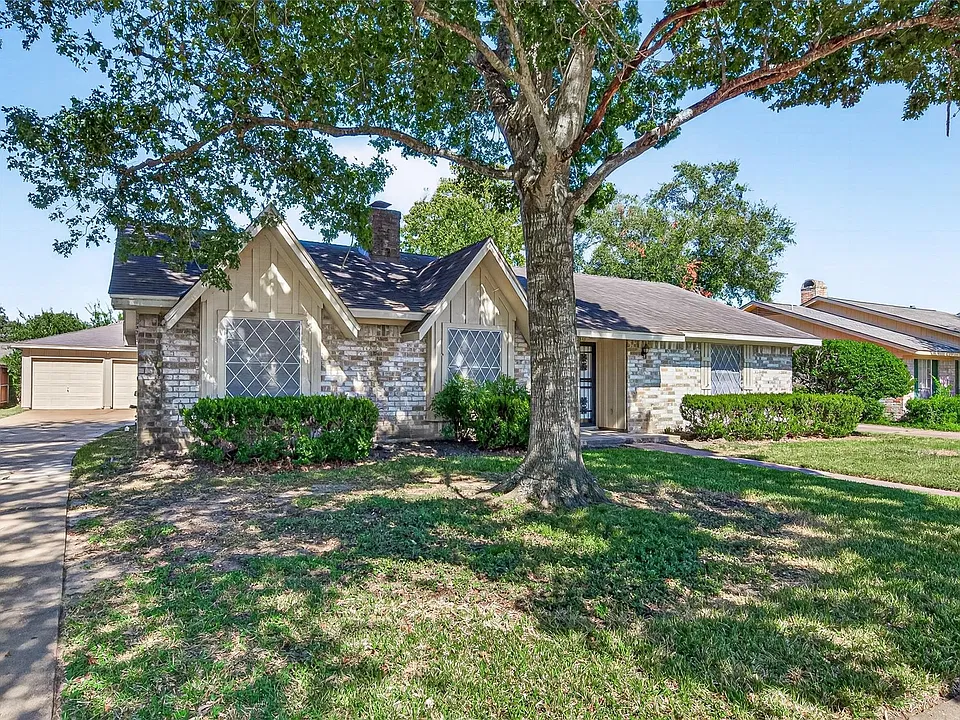 9310 Roos Rd